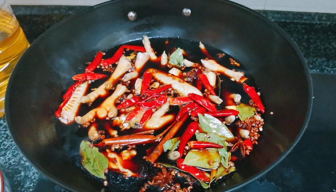 周黑鸭就是这个味儿~~卤鸭舌•鸭翅•鸭脖•鸭肠