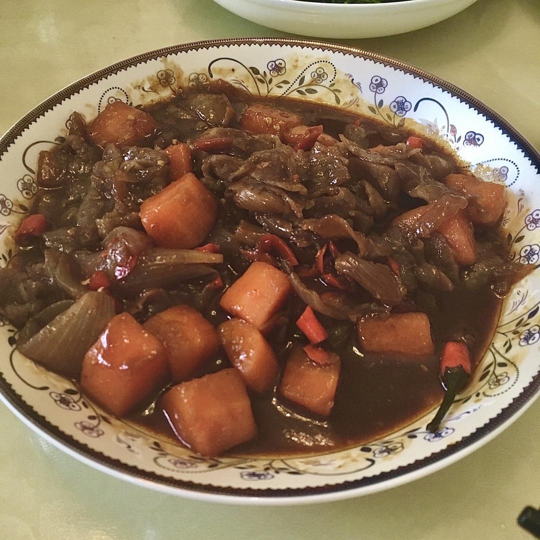 好吃到舔碗底的土豆肥牛拌饭