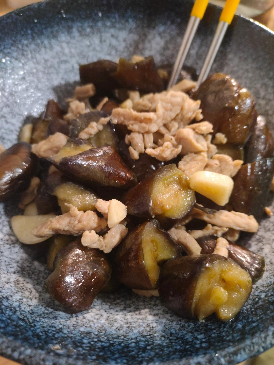 不会变黑的肉末茄子特别废饭
