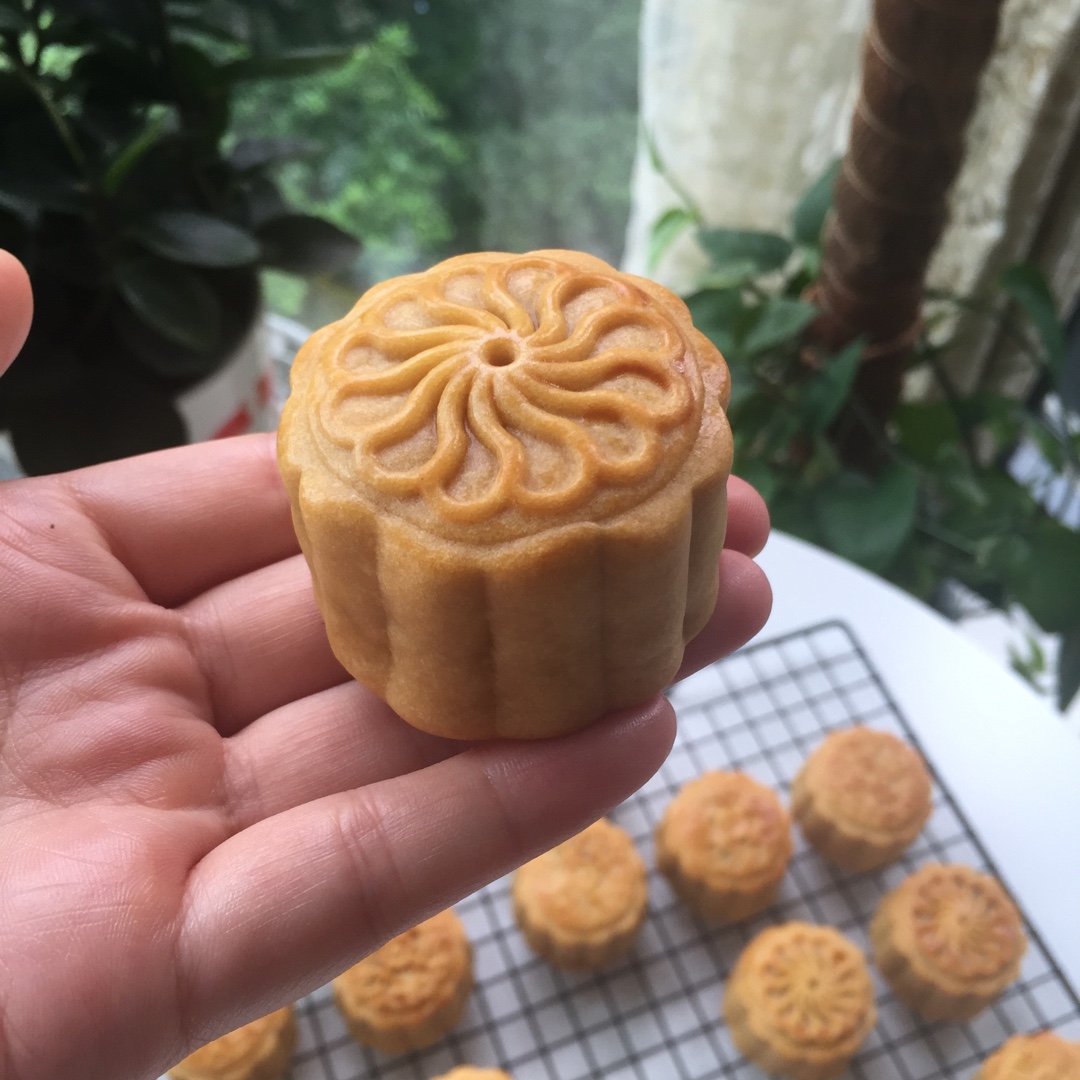 广式月饼——蛋黄莲蓉月饼