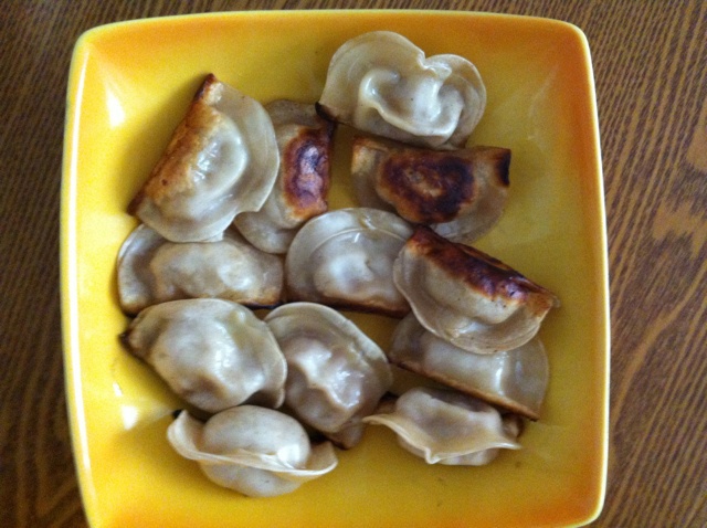 速冻水饺吃腻了吗~变锅贴吧(๑´ڡ`๑)