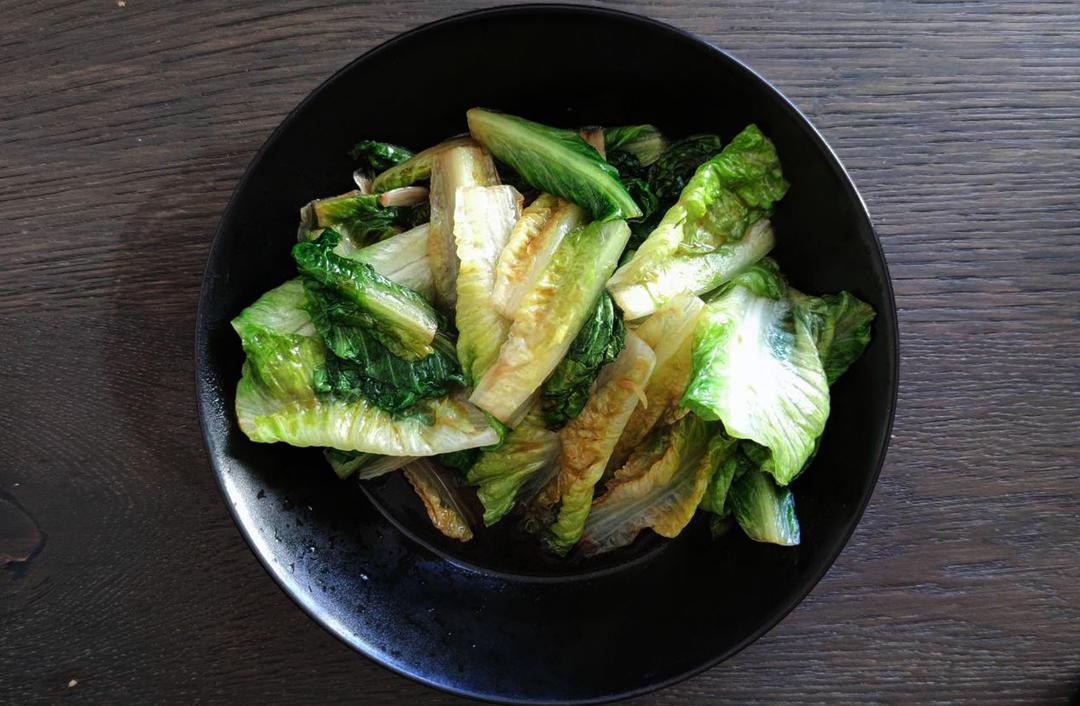 超级简单的炒生菜 （Romaine lettuce)