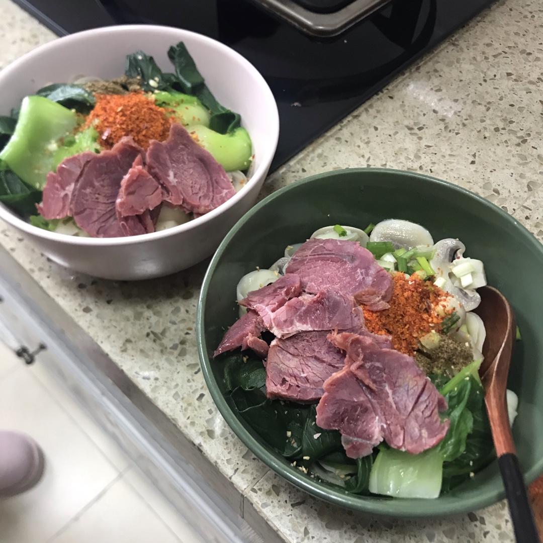 十分钟就能吃上的超简单油泼面