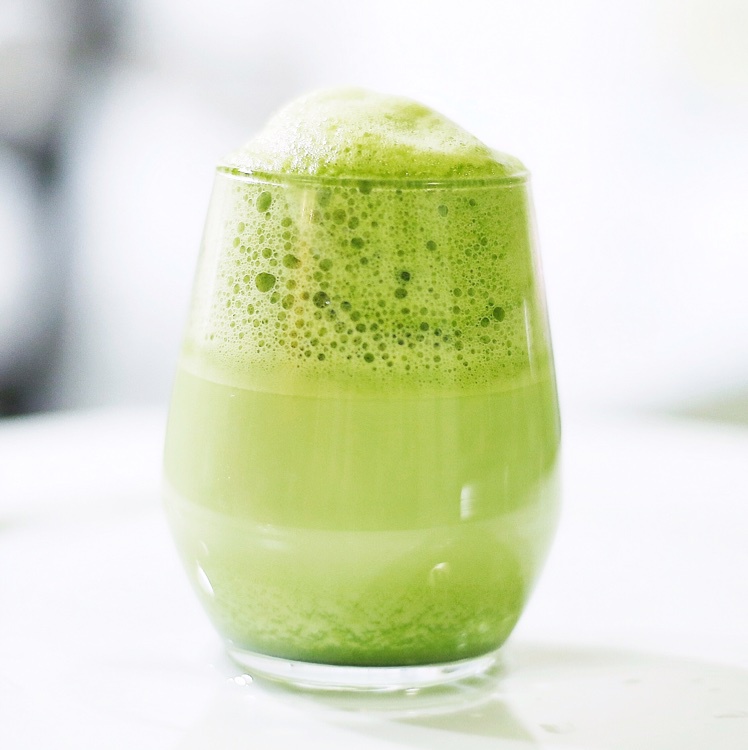 gigi厨房里的光和热做的抹茶牛奶