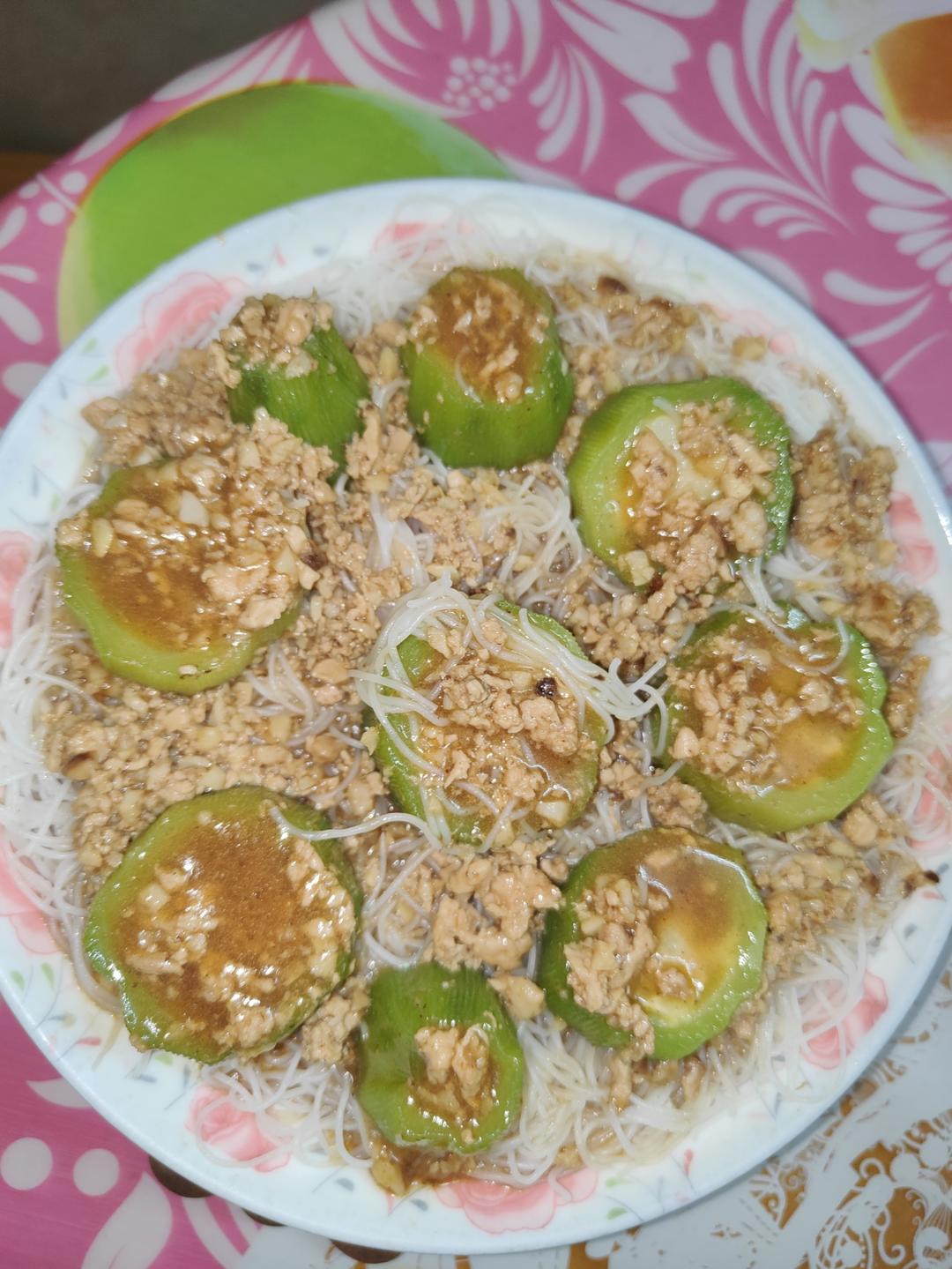 蒜茸粉丝蒸丝瓜