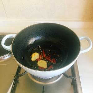 红烧杏鲍菇（素红烧鸡翅）的做法 步骤3