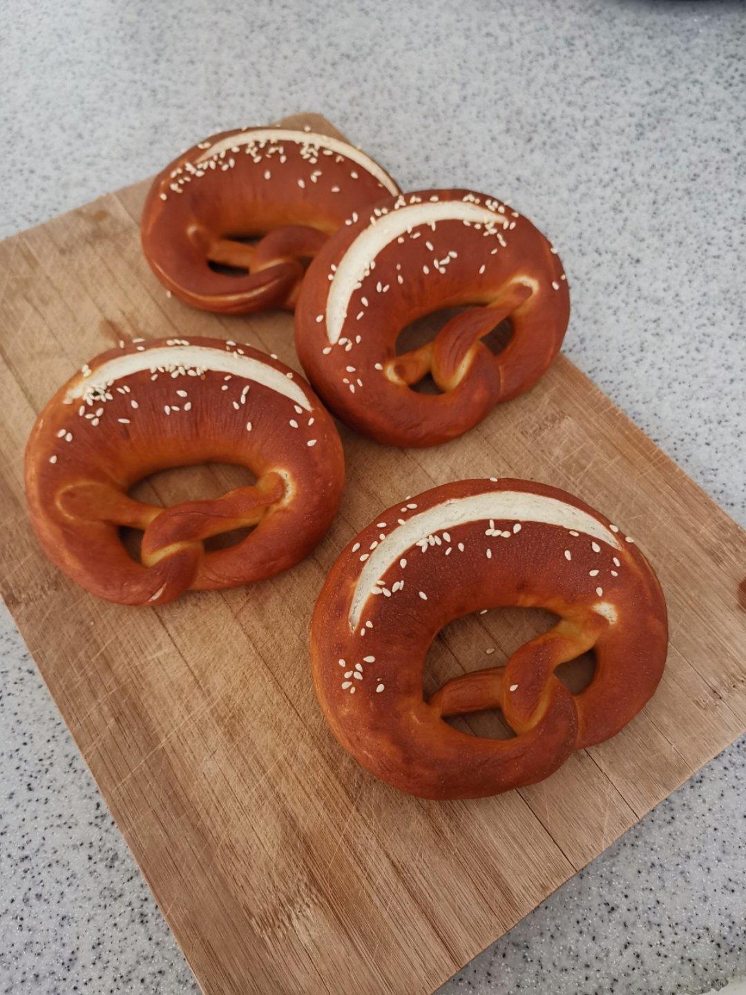 最详细的碱水包 【德国结面包 布雷结面包】有关碱水面包Brezel的一切 Bretzel Brezen Pretzel