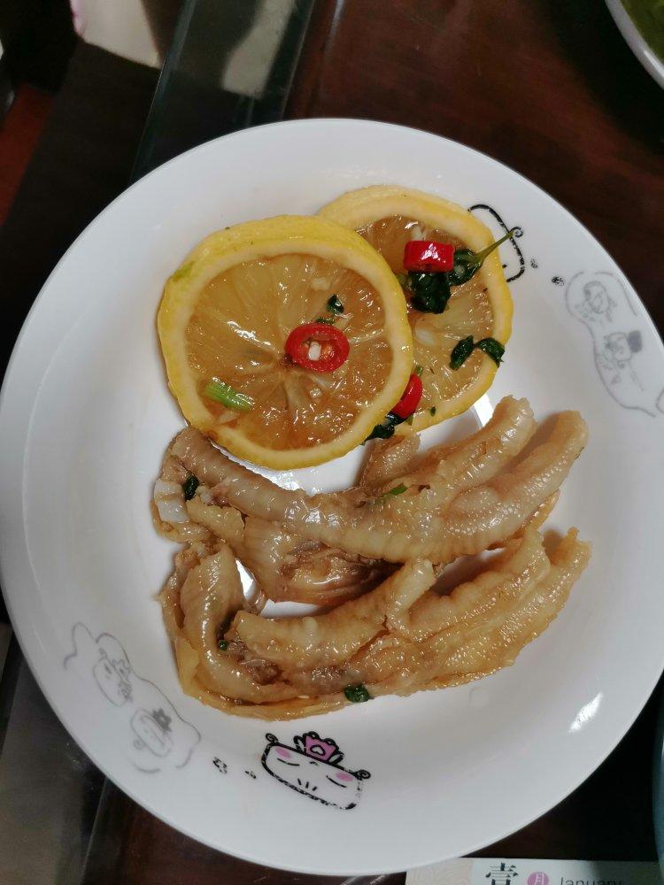 【酸辣无骨凤爪】