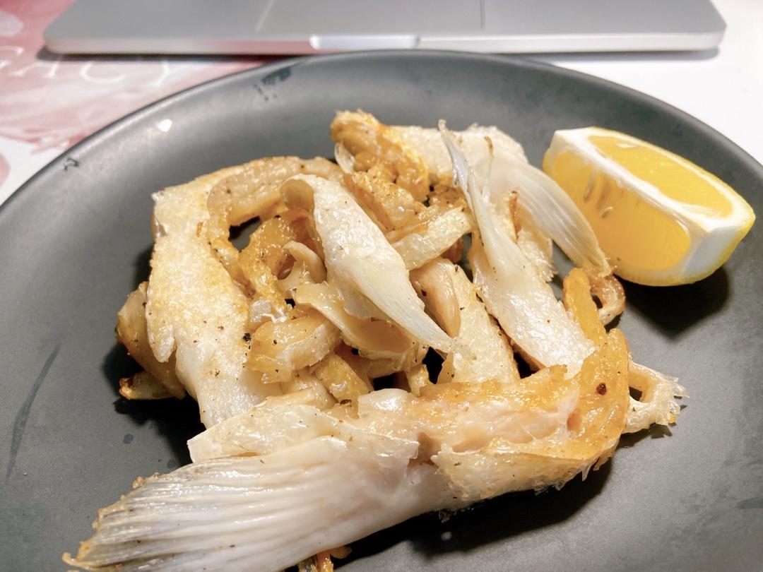 黑胡椒煎三文鱼腩