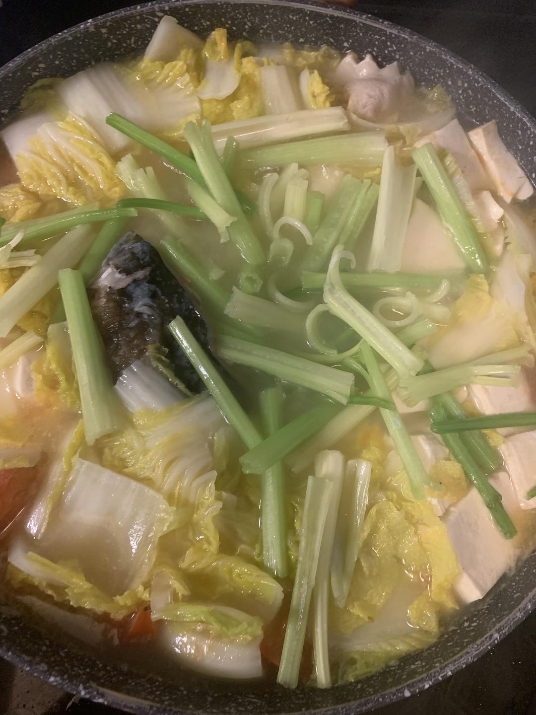 大鱼头豆腐白菜汤