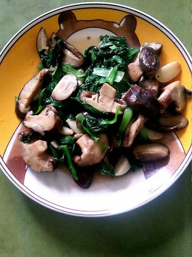老丁的私房菜-香菇炒油菜