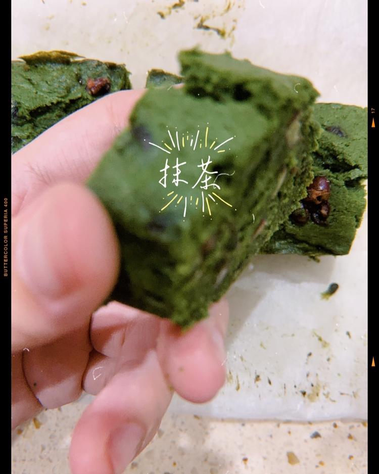 丰润的布朗尼口感-抹茶蜜红豆蛋糕