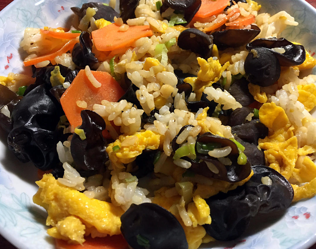 木耳蛋炒饭