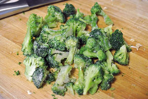 【原始饮食】Broccoli Chicken Zucchini Boats的做法 步骤5
