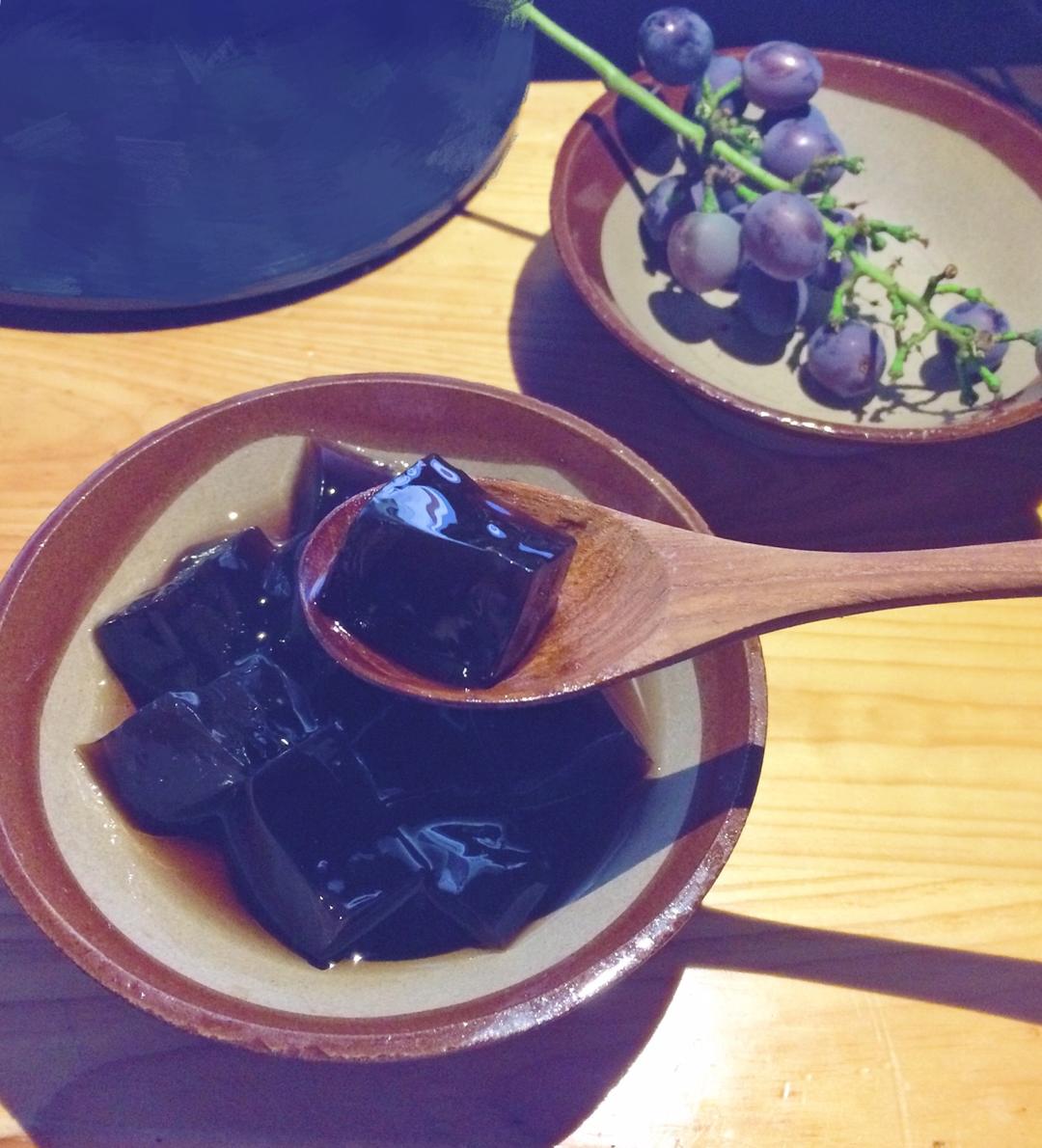 沙滩脚印的美食屋