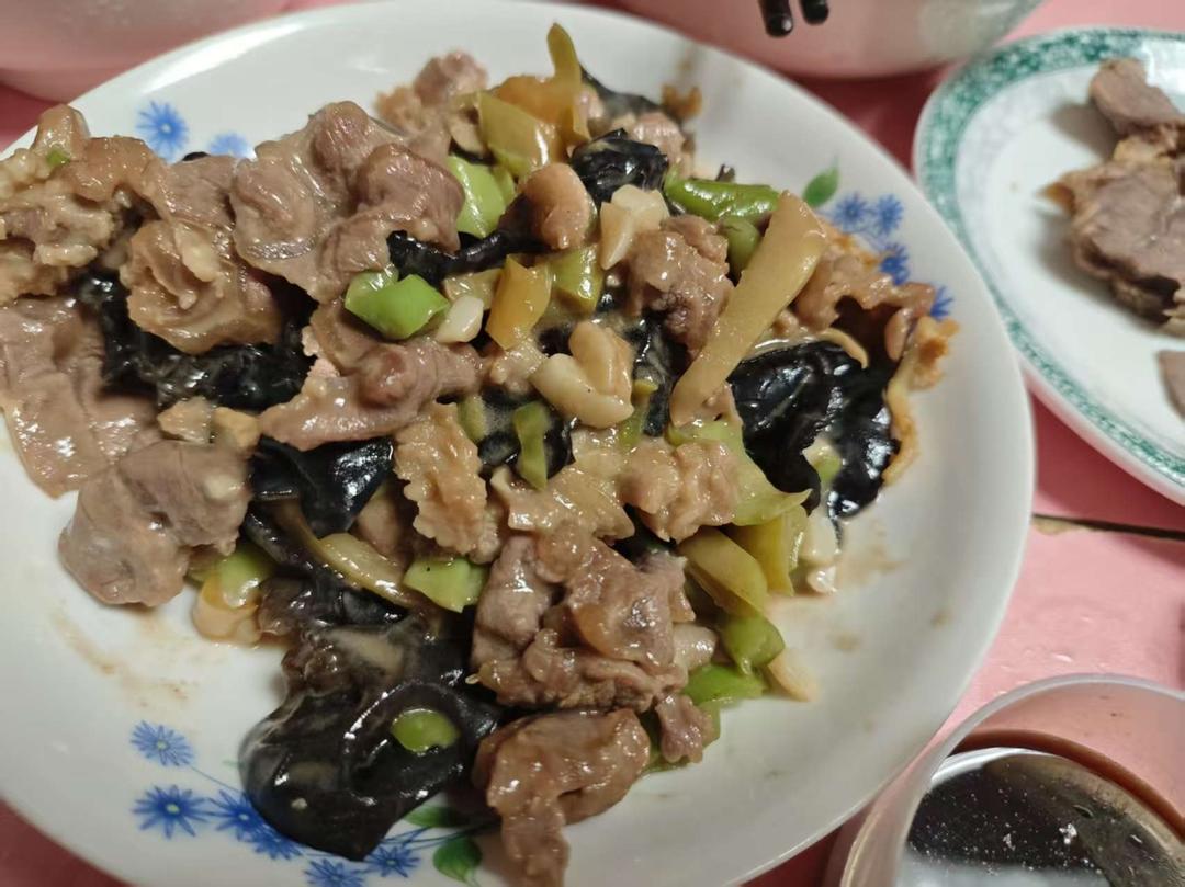 小炒牛腱肉（超详细的做法）