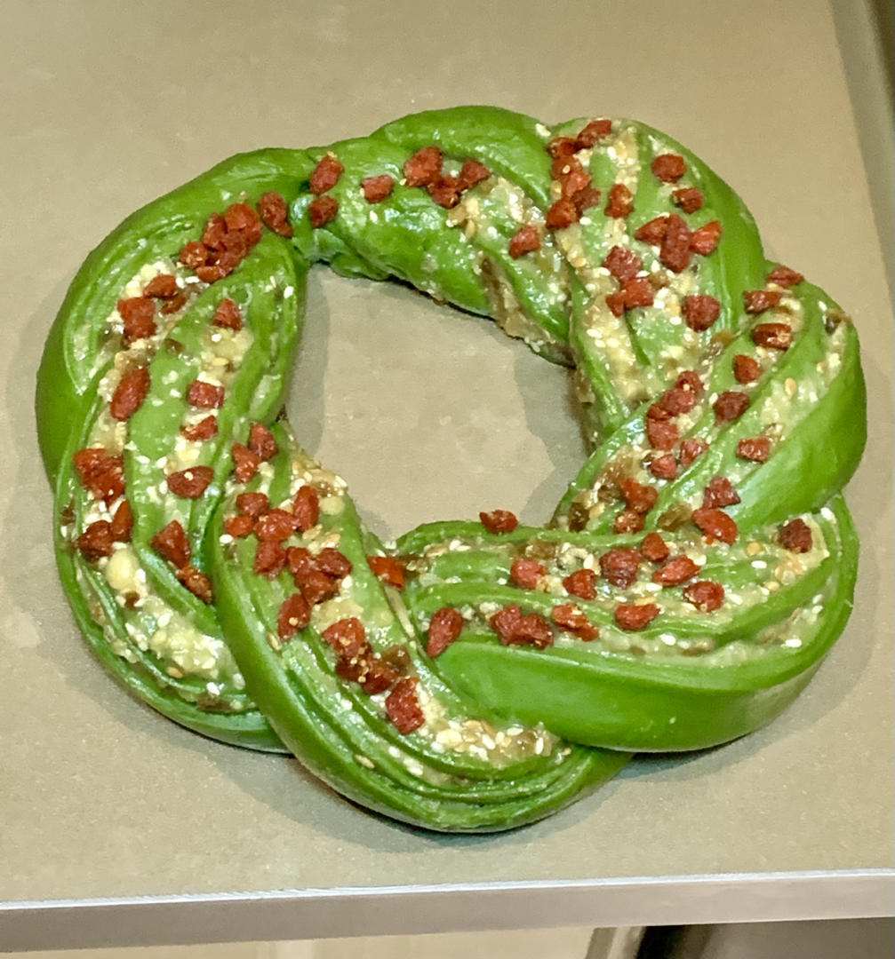 抹茶蔓越莓花环面包