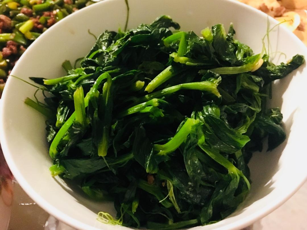 蒜片豌豆尖