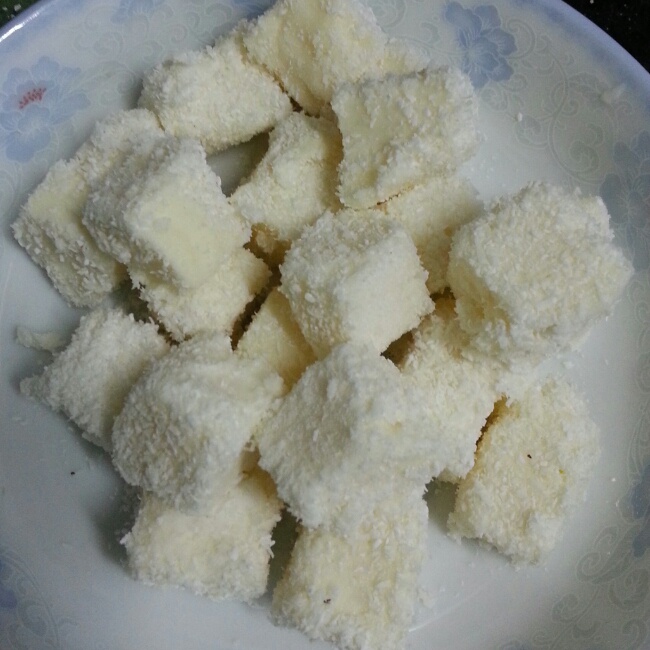 完胜85度C牛奶椰丝小方