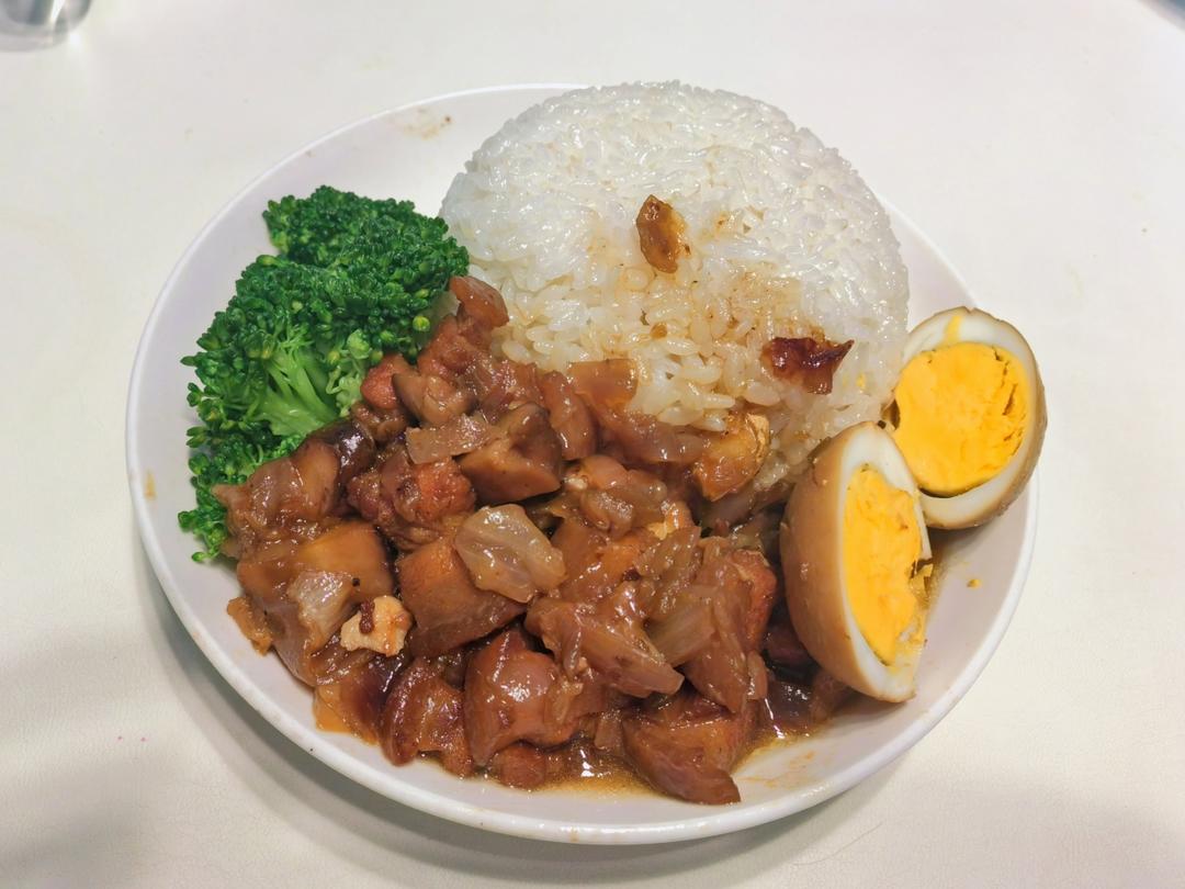 洋葱酥卤肉饭