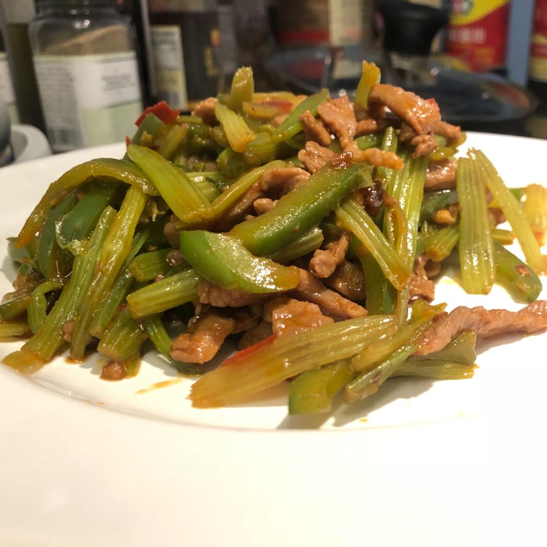 芹菜炒五花肉