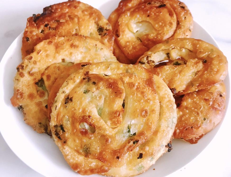 【饺子皮葱油饼】