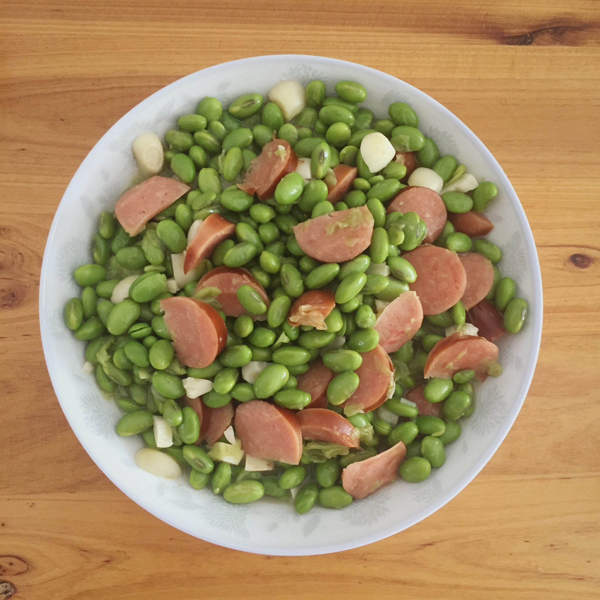 数咩咩咩做的火腿肠炒毛豆