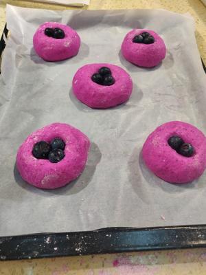 火龙果爆浆蓝莓面包松下蒸烤箱+面包机的做法 步骤8