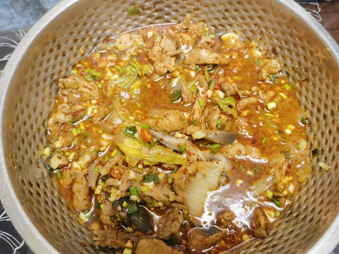 跟四川朋友学的水煮肉片 这也太香了！！