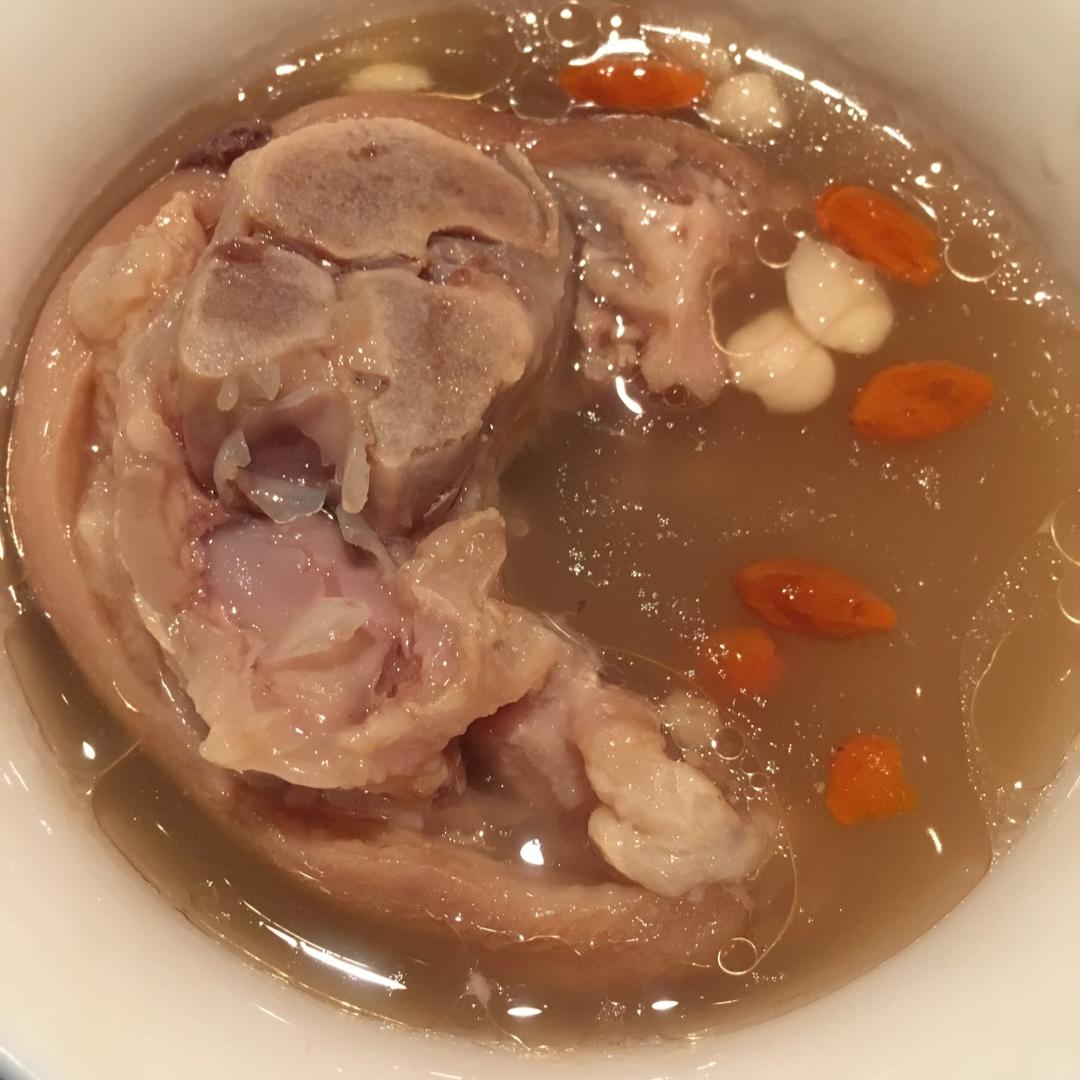 黄豆猪脚汤