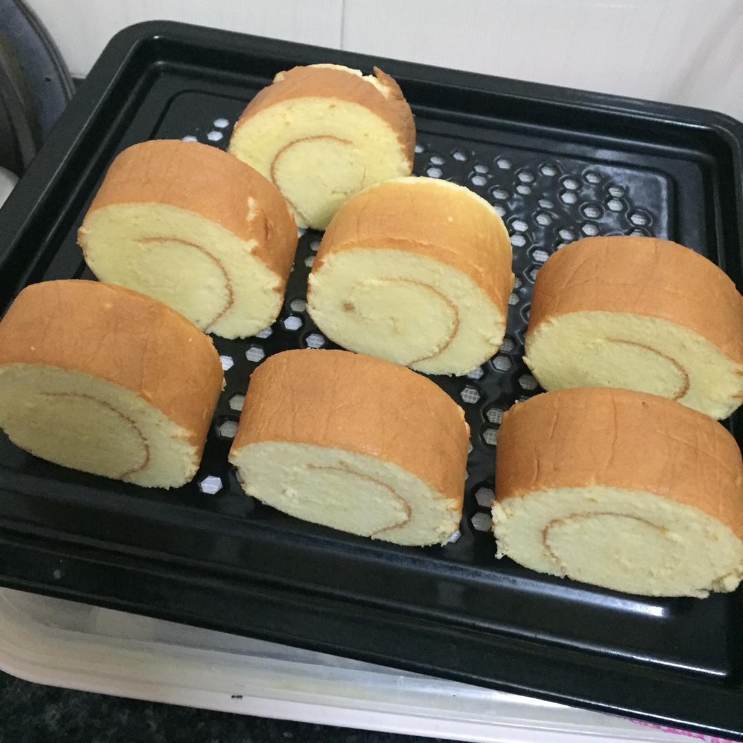 胖乎乎奶油芒果卷/不开裂不掉皮全过程详细图解烘焙视频/蛋糕篇6：「厚卷」