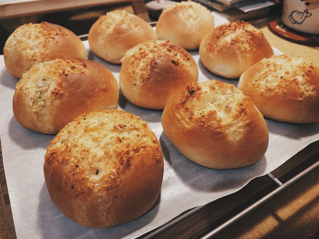 蒜香黄油餐包～一次发酵