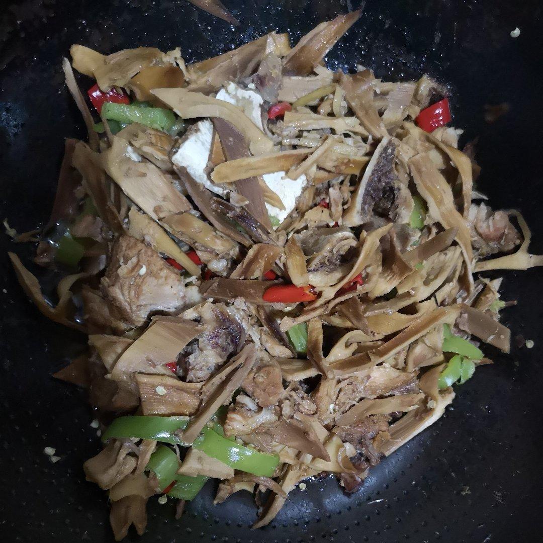 笋干啤酒焖排骨