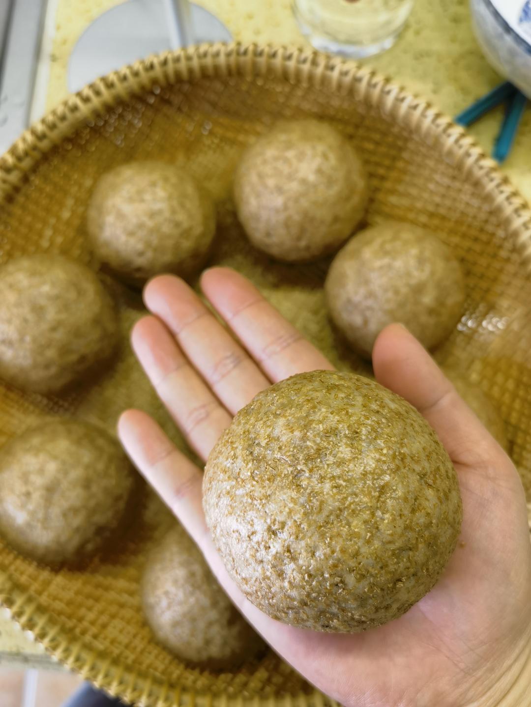 黑全麦馒头