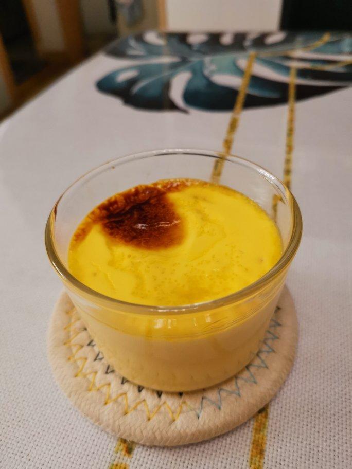 Crèmebrulée。法式烤布雷。焦糖布丁。