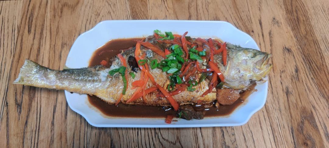 红烧黄鱼—鱼皮不破的小窍门