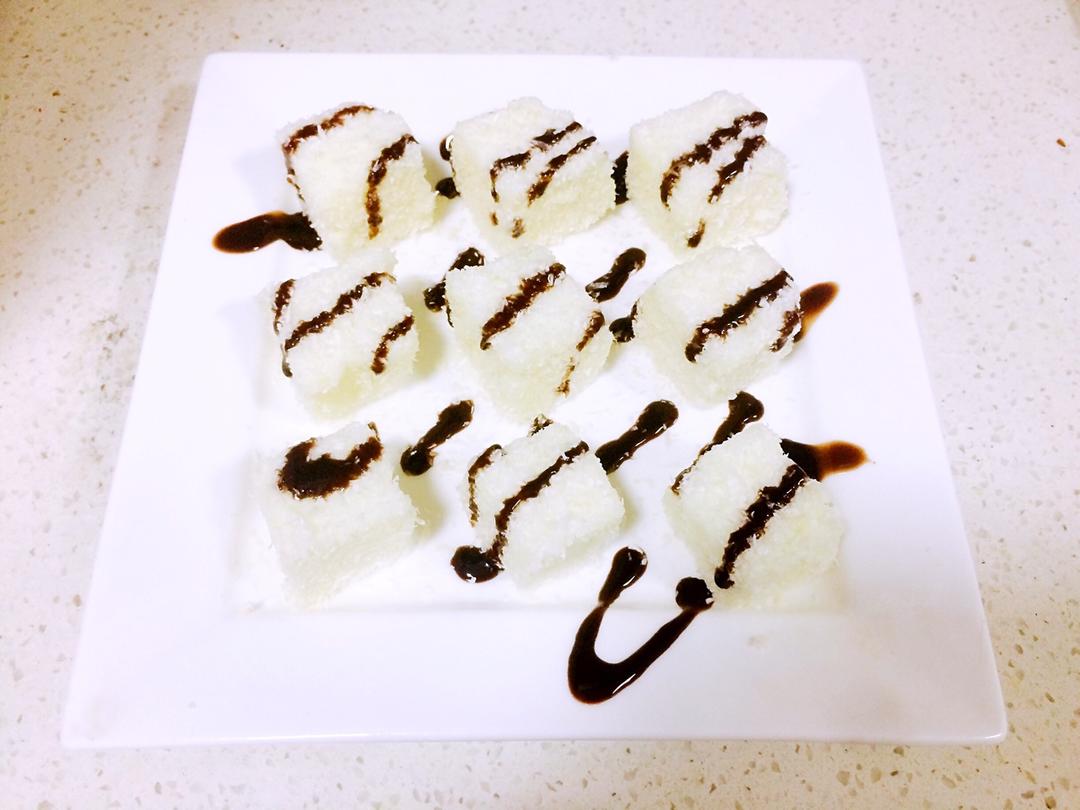 椰丝牛奶小方糕