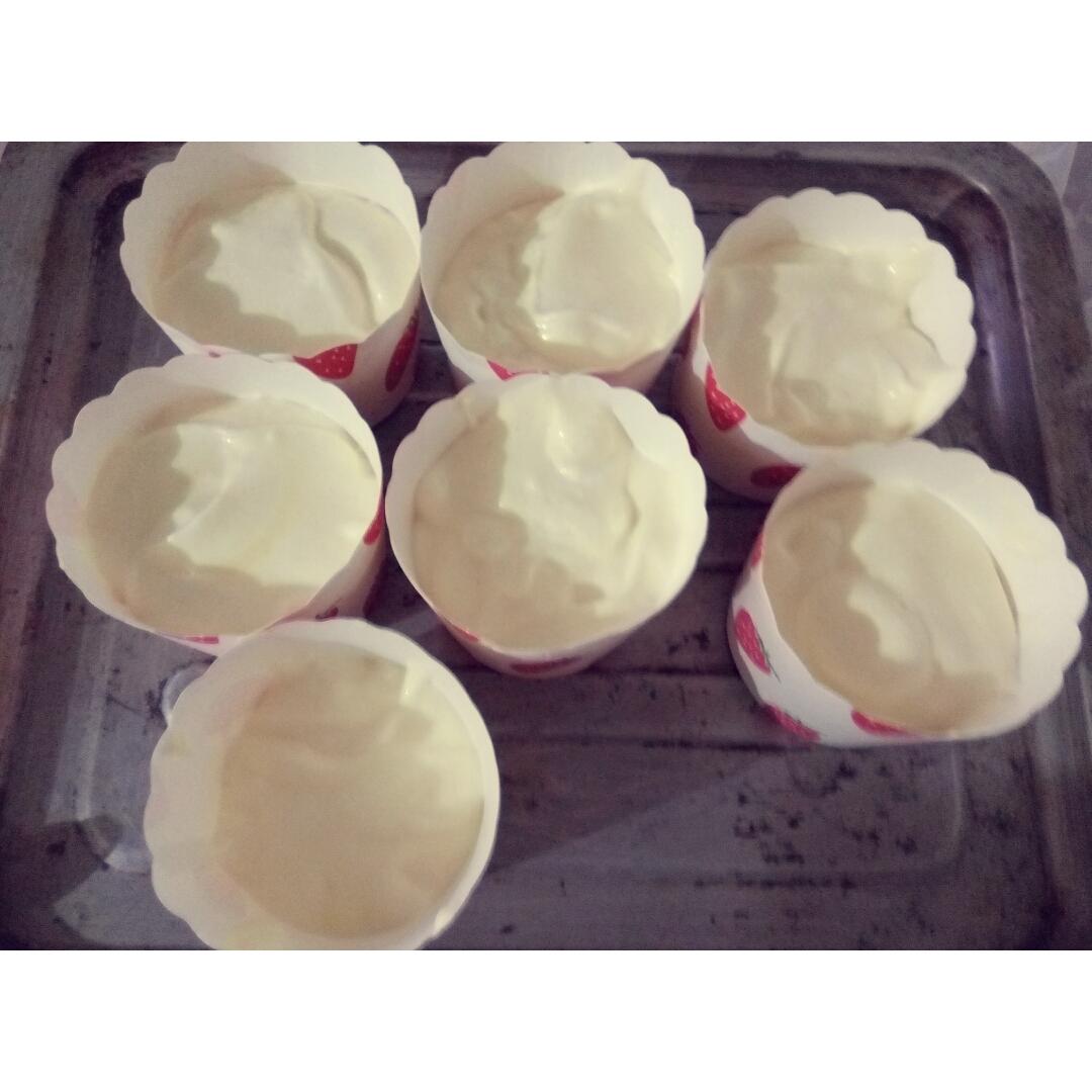 戚风杯子蛋糕^_^不开裂不回缩喔～