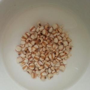 红枣银耳薏仁汤的做法 步骤3