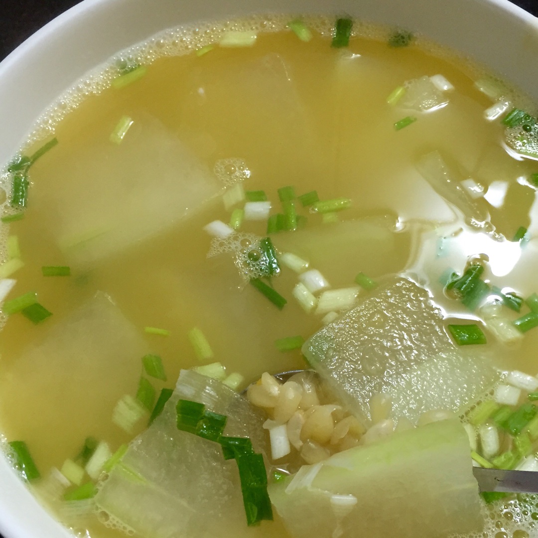 𤆵豌豆冬瓜汤的做法 步骤2