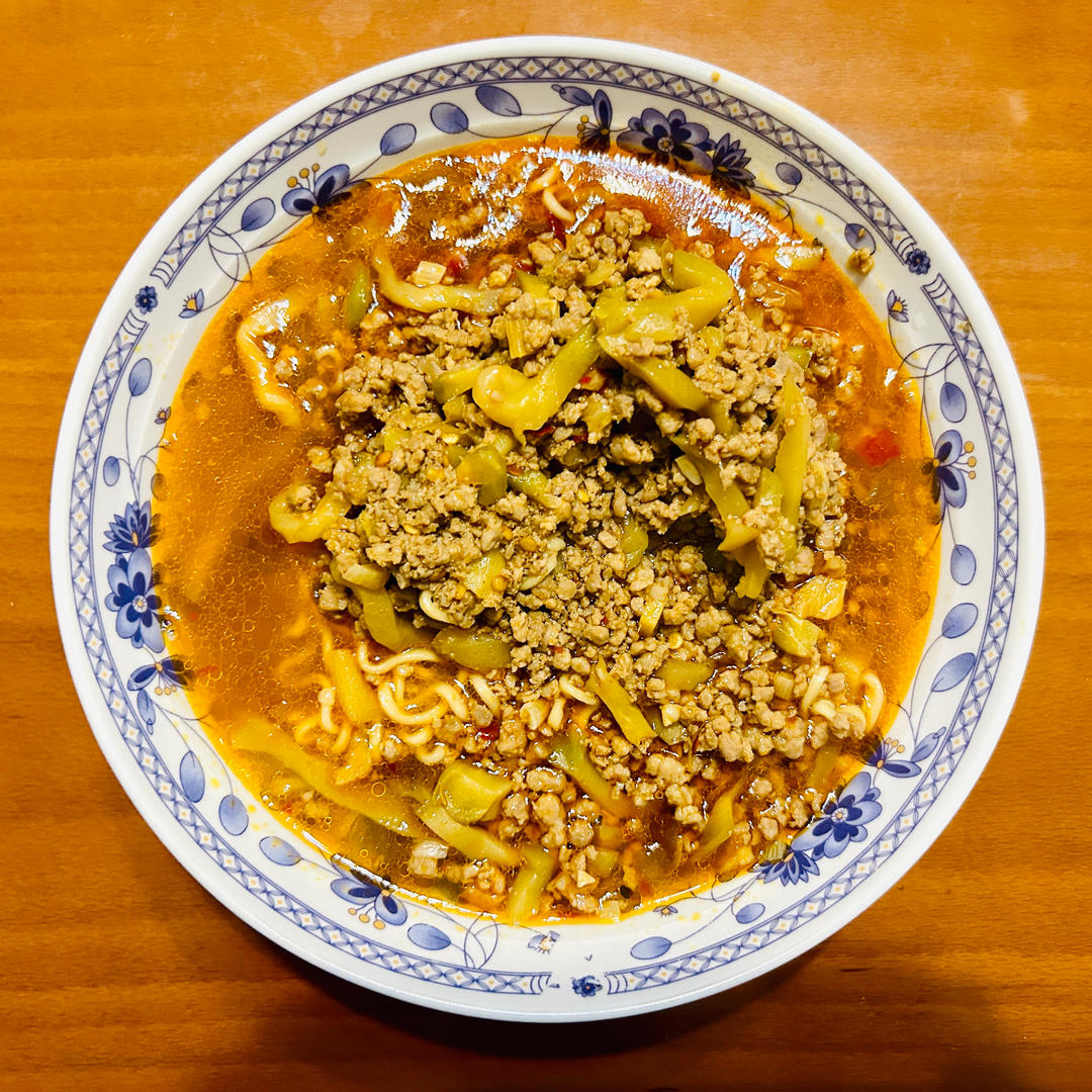 香辣榨菜肉丝面