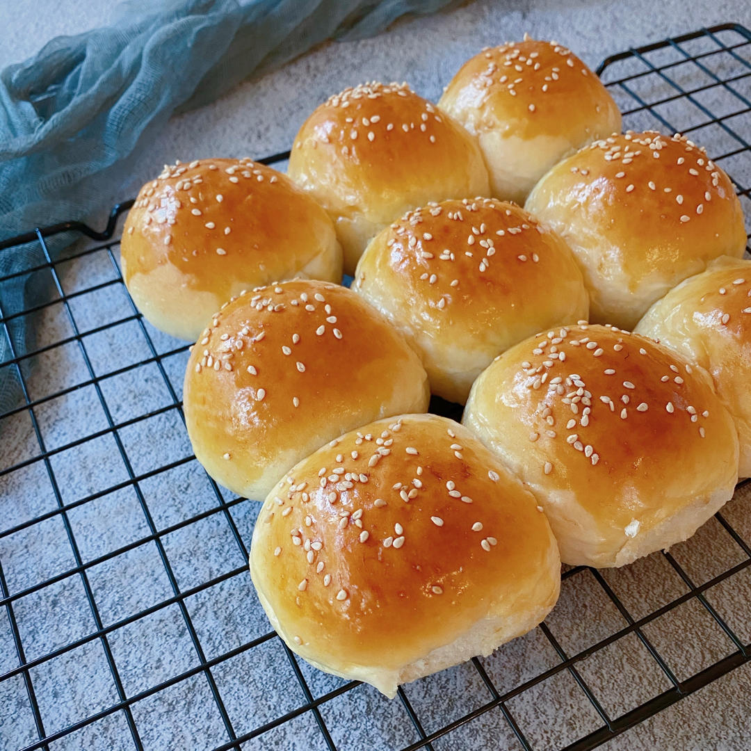 l_l_cc做的淡奶油肉松小餐包