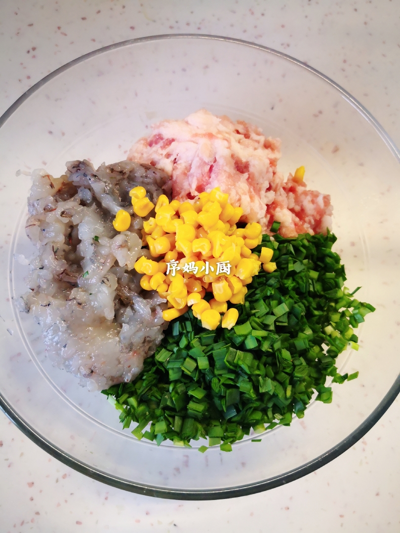 韭菜虾仁猪肉馅饺子的做法 步骤2