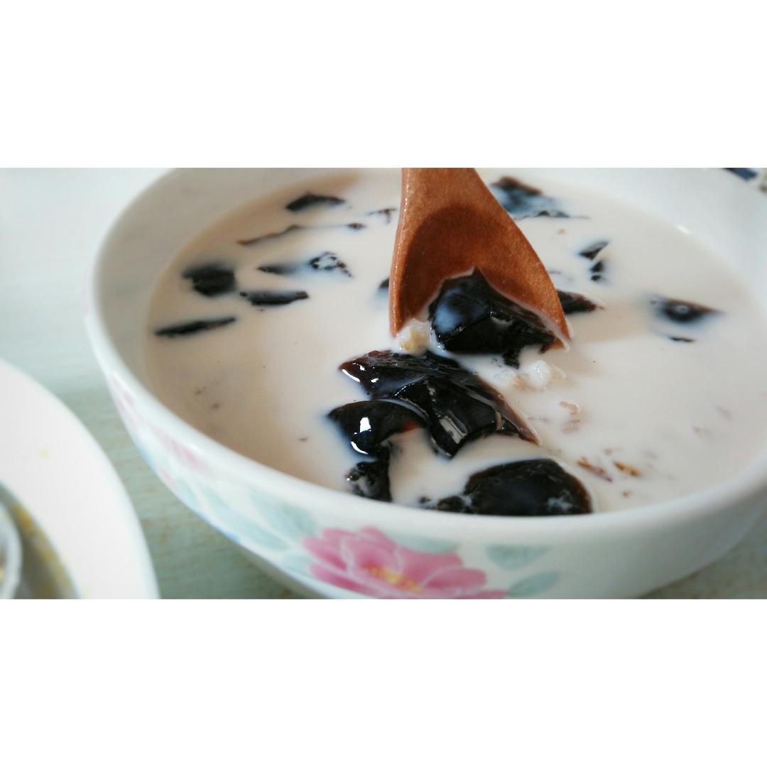 仙草奶茶