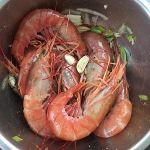 黑胡椒盐烤阿根廷红虾的做法 步骤1