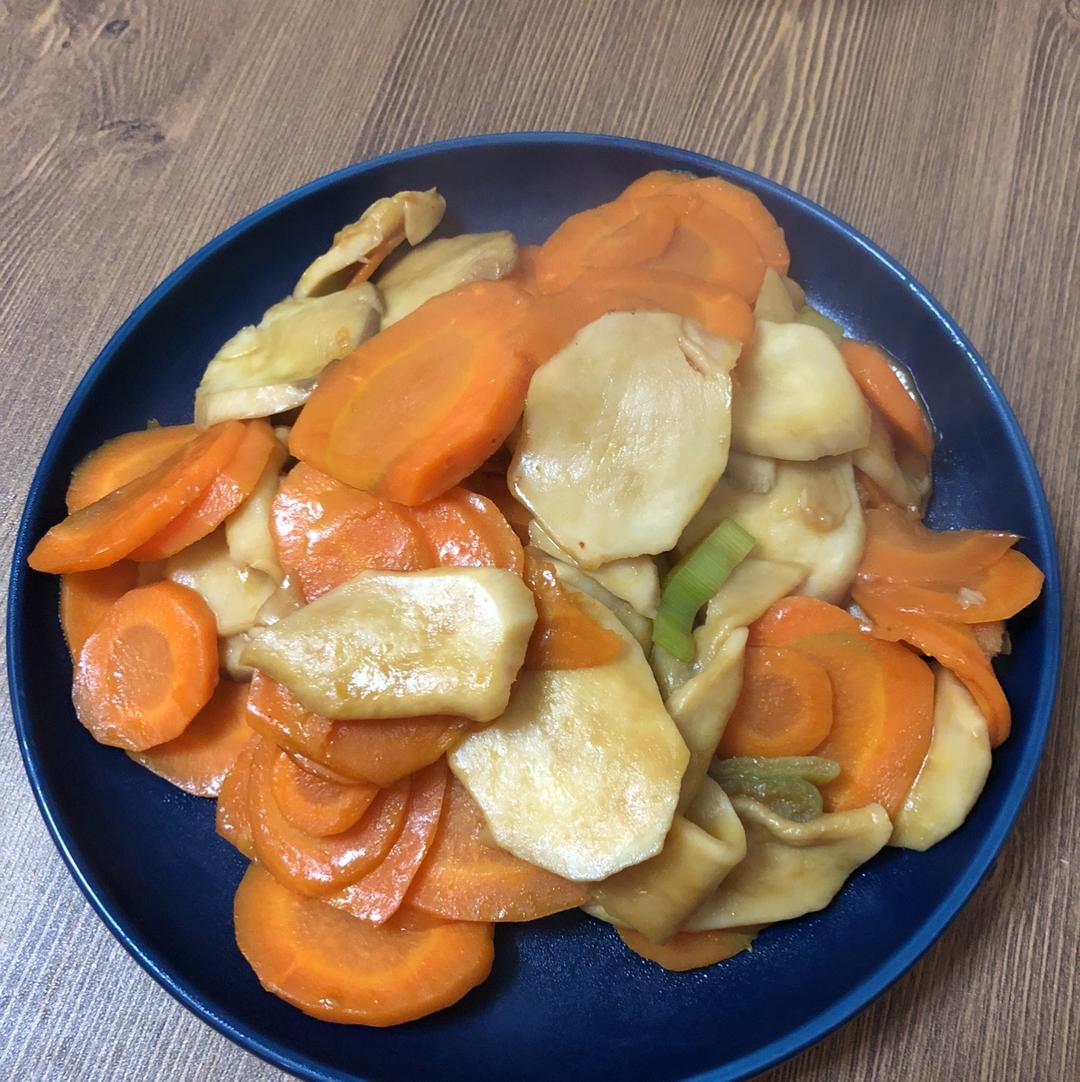 胡萝卜炒杏鲍菇