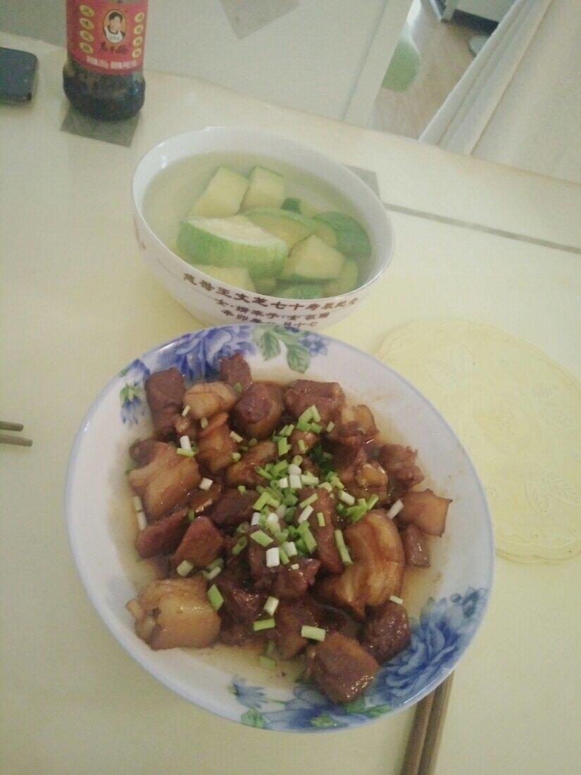 加了鹌鹑蛋后，这盘红烧肉，美味的逆天啦——鹌鹑蛋烧肉（孔瑶食谱）