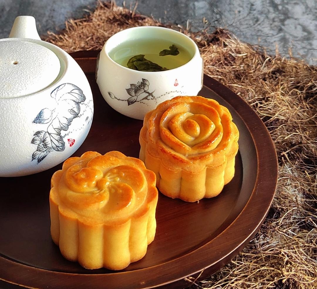 金沙肉松月饼