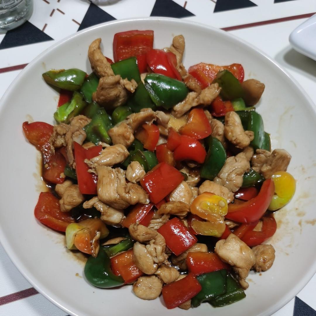 补维c的大菜-五彩缤纷彩椒青椒炒鸡腿肉