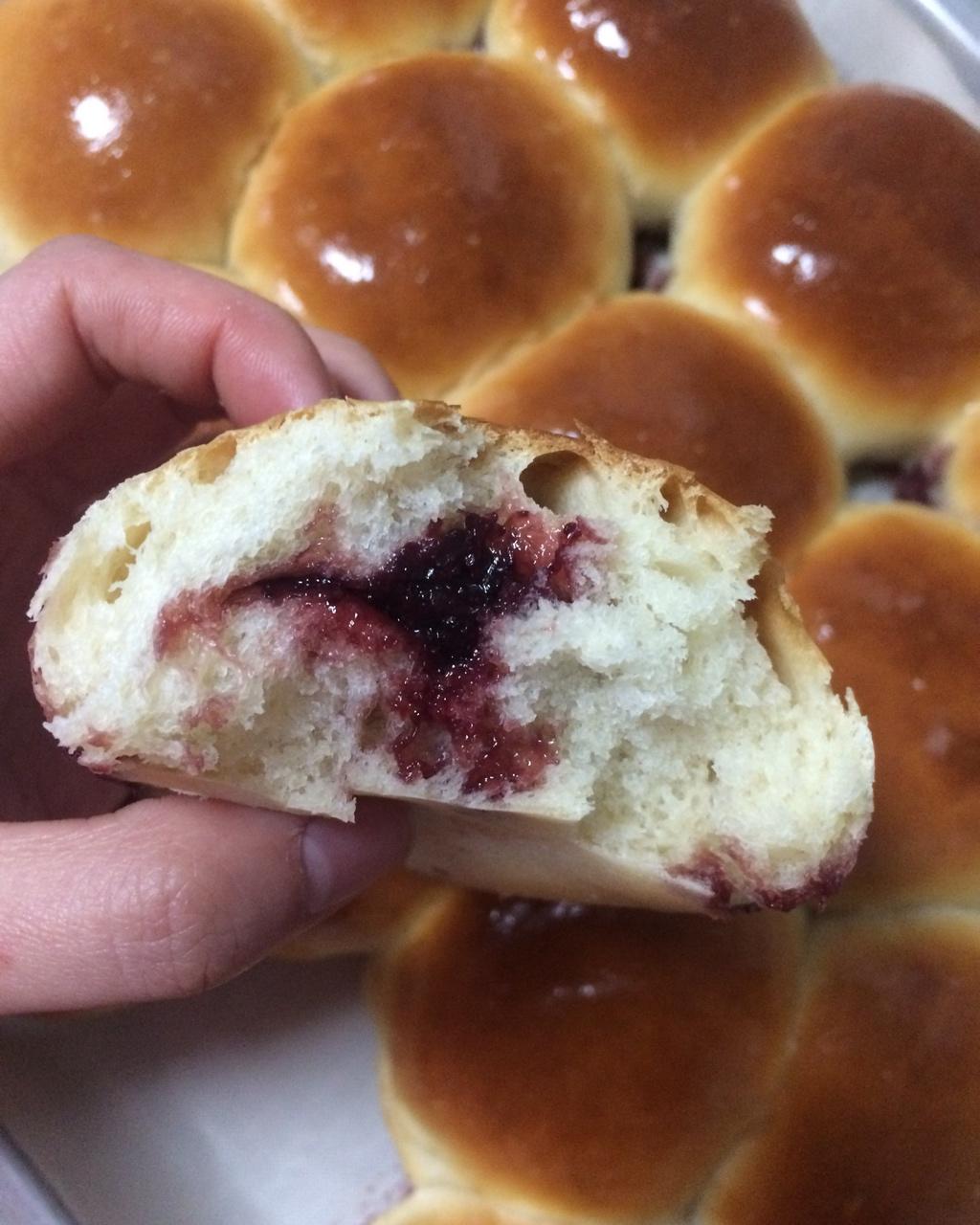 s简单做的果酱小餐包(老面添加)